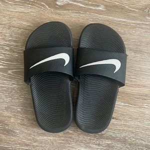 Nike Kawa slides toddler black size 11c